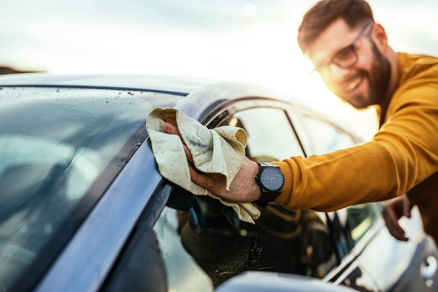 6 façons de nettoyer votre voiture cette saison